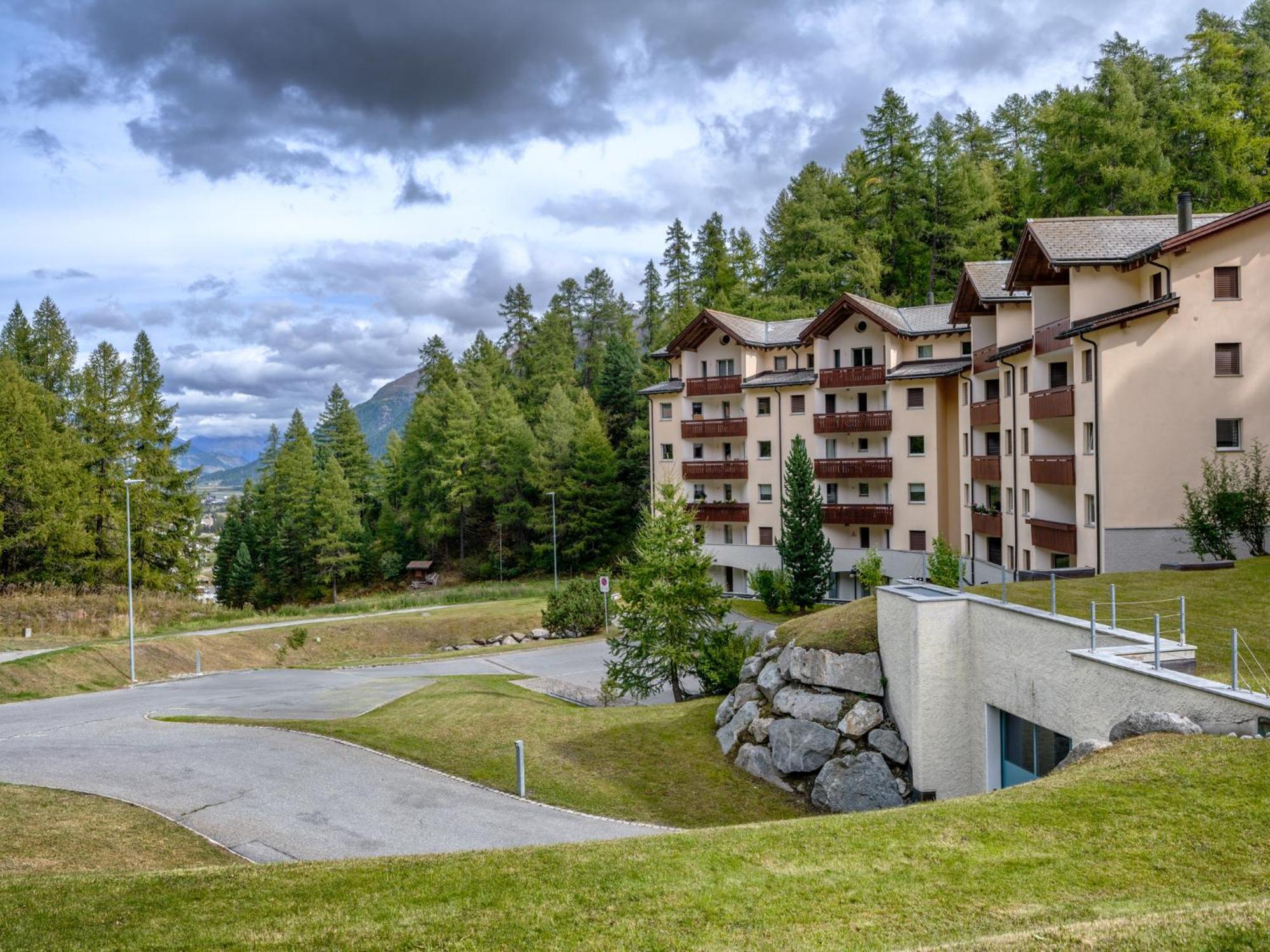 Luxury Mountain Apartment With Private Sauna And Underground Parking St. Moritz Luaran gambar